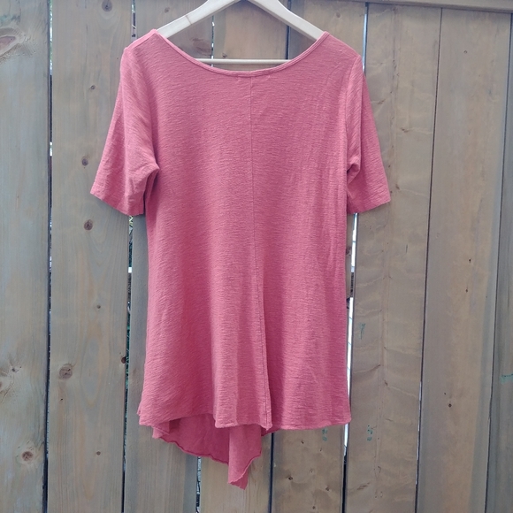 Soft Cotton Linen High-Low Top - Picture 3 of 5